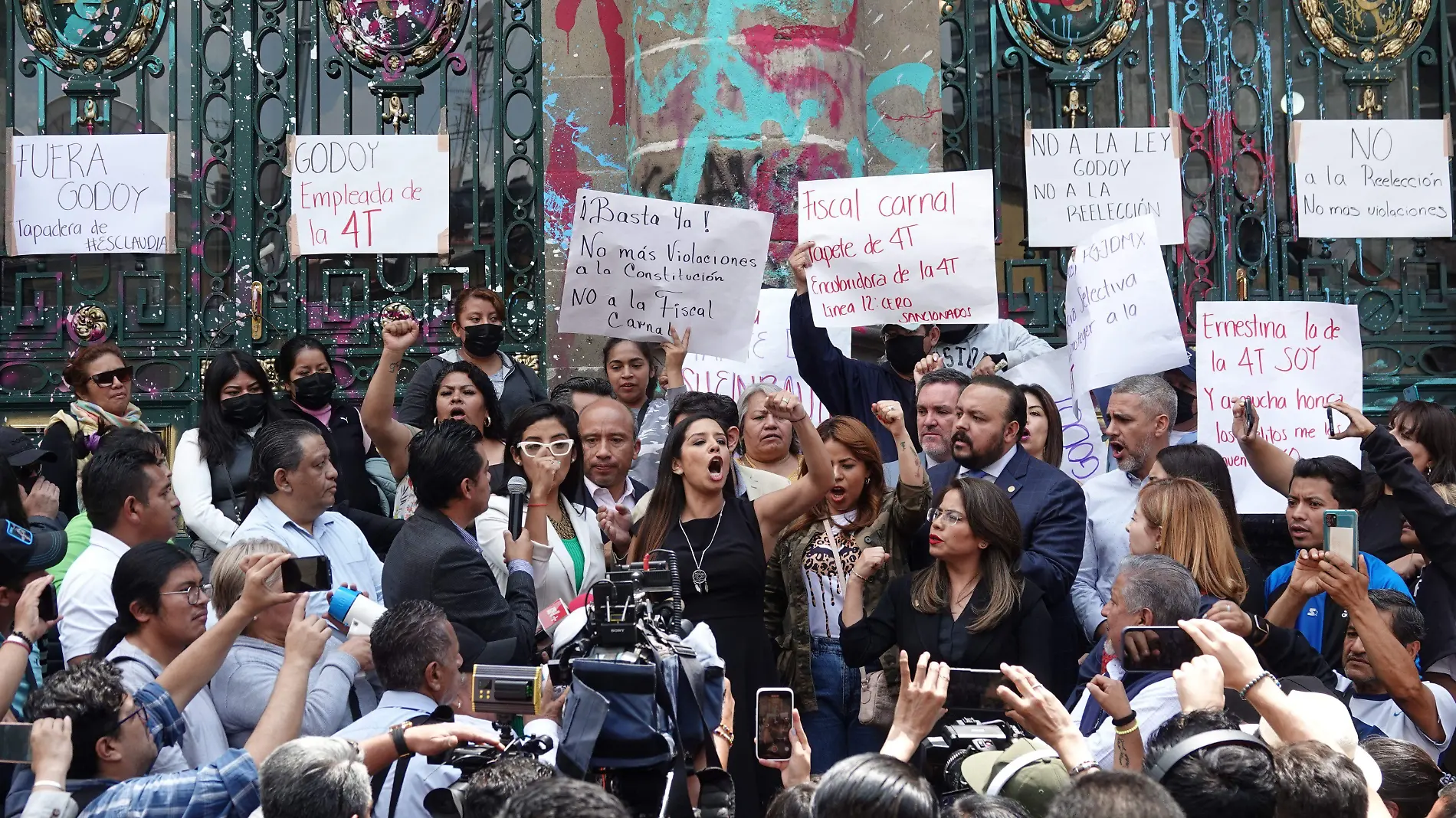 930342_Protesta Ley Godoy Congrso CDMX-5_impreso